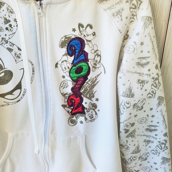 Vintage Disney white jacket 2012 - Picture 4 of 11